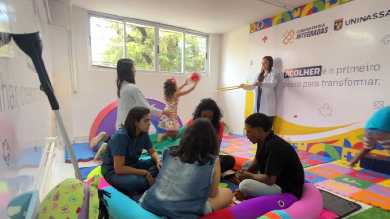 Publicado edital de iniciativa que oferta 100 bolsas de graduação EaD gratuitas para pessoas com TEA e mães de crianças autistas