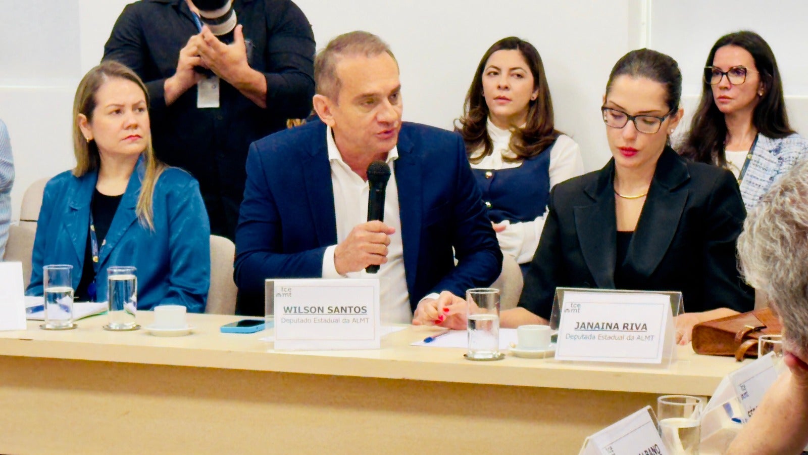 Wilson Santos e Janaina alertam falta de fiscalização no superendividamento dos servidores públicos