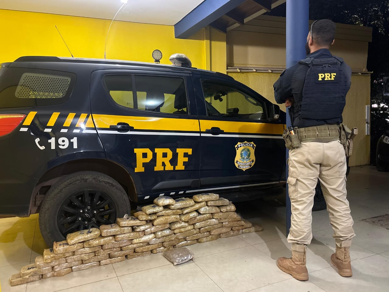 PRF apreende mais de 37 kg de drogas na BR-163, em Sinop/MT