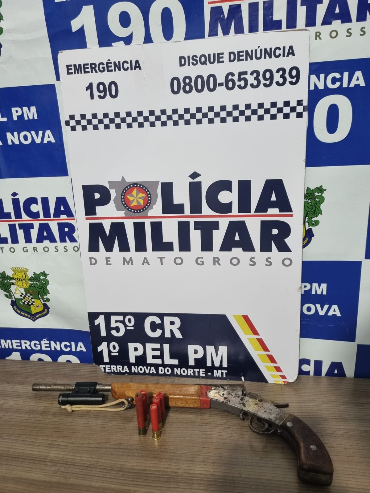 Polícia Militar prende dupla com arma artesanal no Centro de Terra Nova do Norte