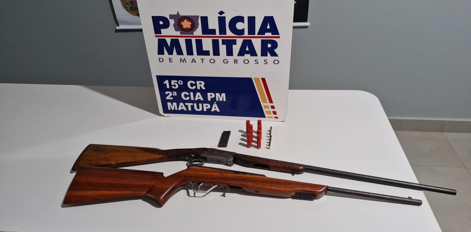 Matupá: Homem é preso pela PM com duas armas de fogo e munições após denúncia de disparos na Linha do Cemitério