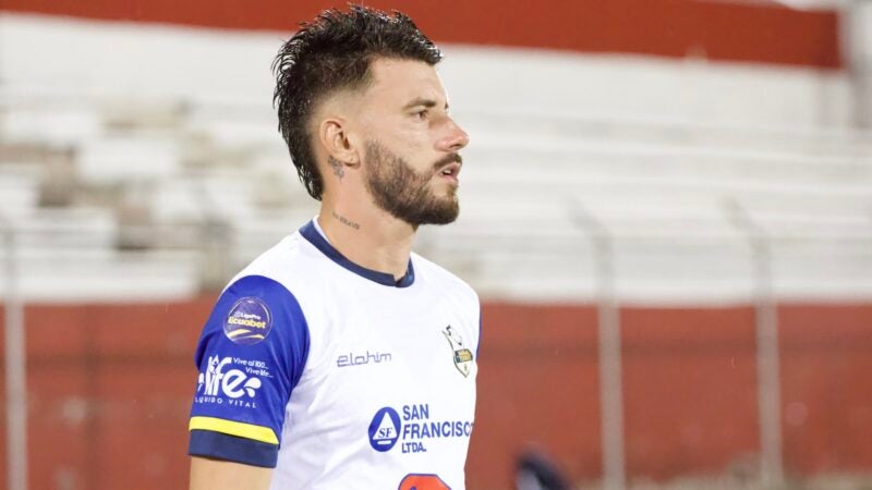 Brasileiro destaque no futebol equatoriano, Allyson Luz prorroga contrato: “Criar uma identificação é importante”