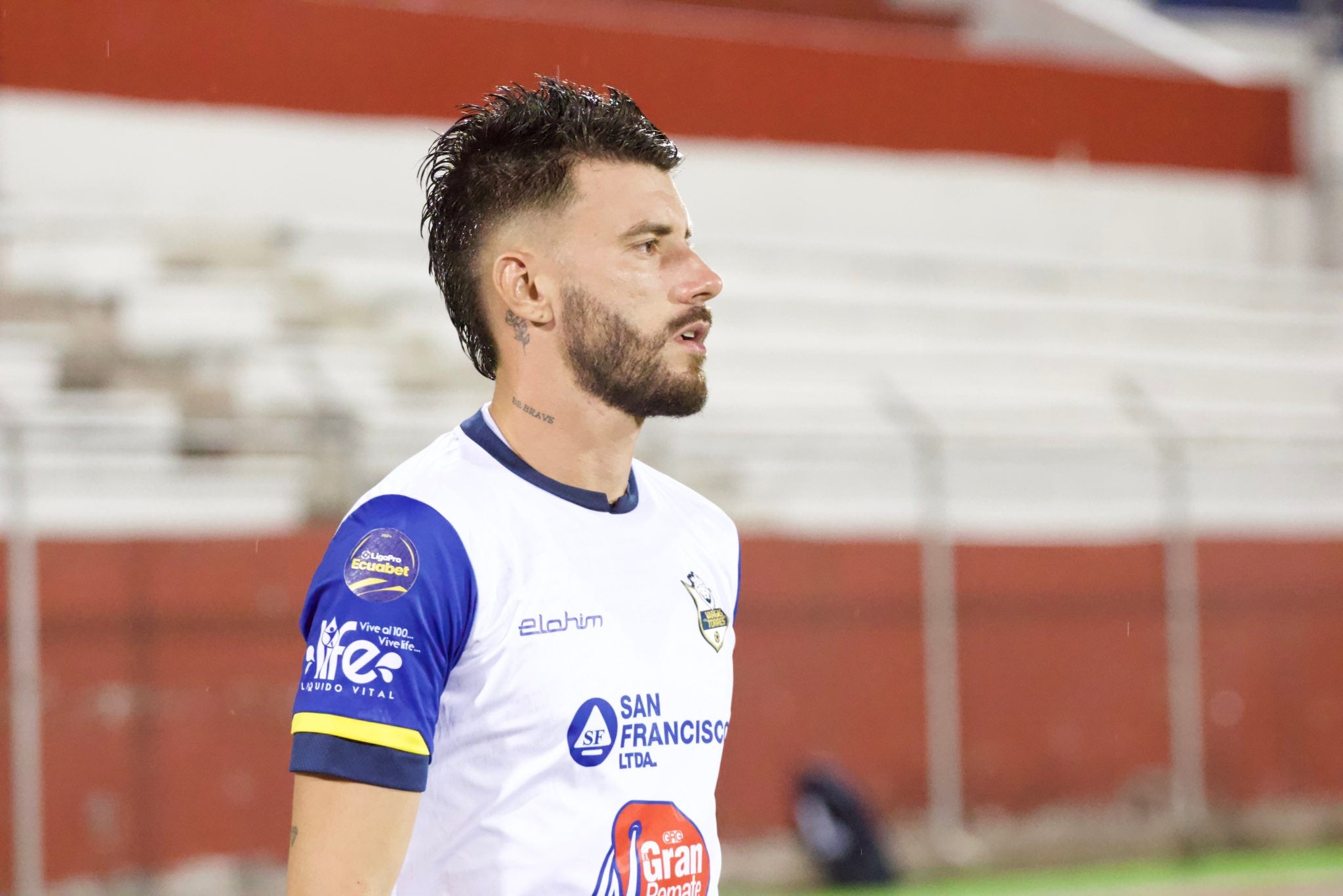 Brasileiro destaque no futebol equatoriano, Allyson Luz prorroga contrato: “Criar uma identificação é importante”