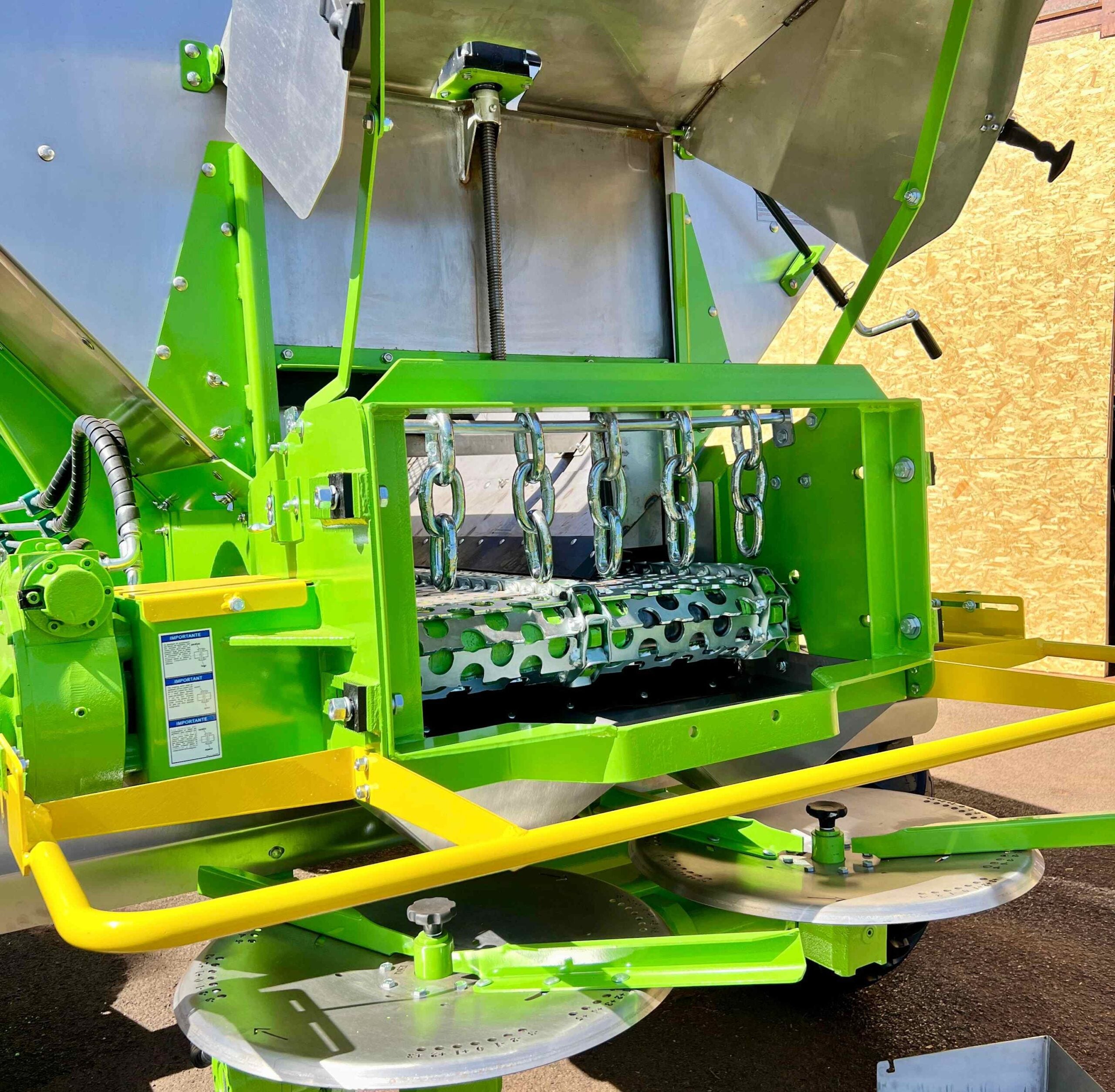 Solução patenteada eleva o padrão da distribuição de insumos no campo