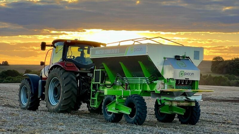 Culturas perenes ganham eficiência com tecnologia na distribuição de insumos