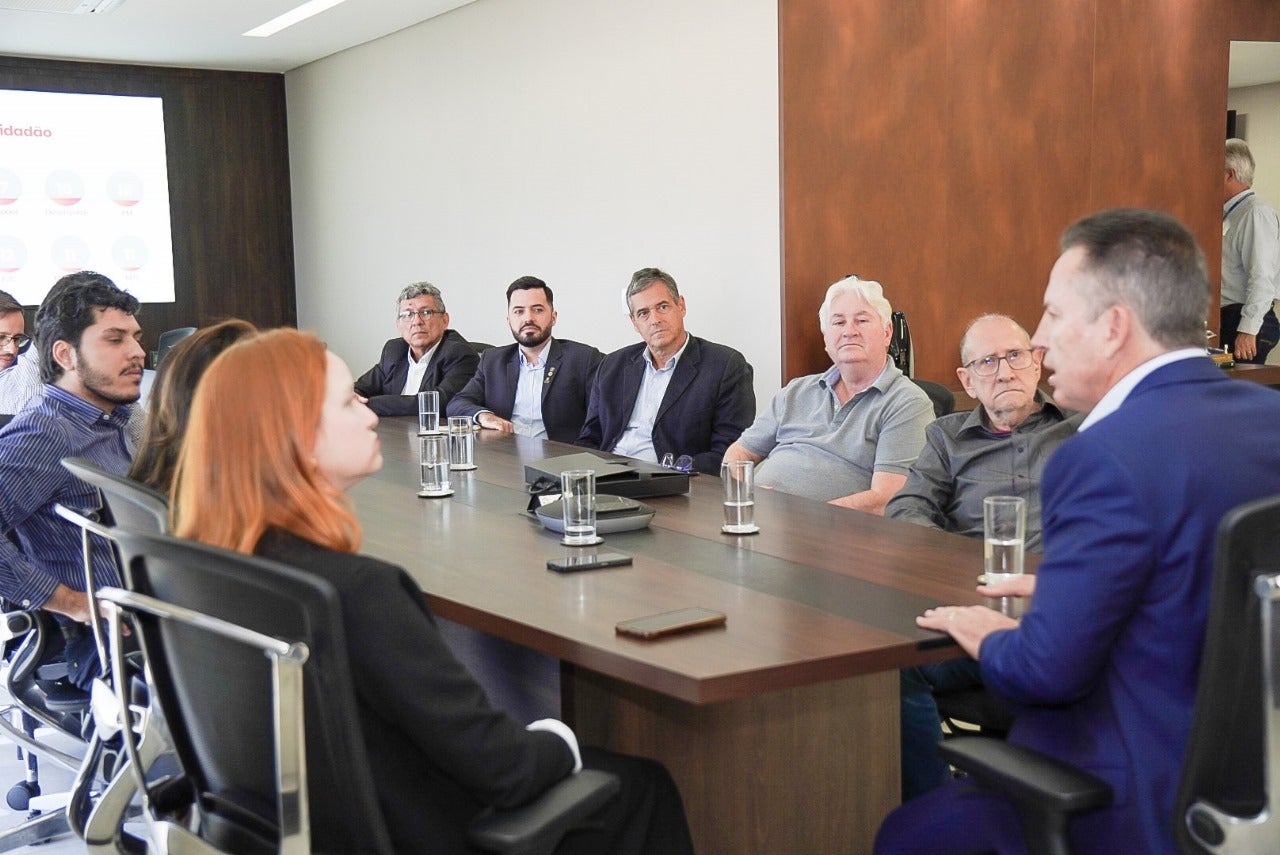 ABEE-MT se reúne com  Mauro Mendes e resgata história da Engenharia Elétrica  em MT