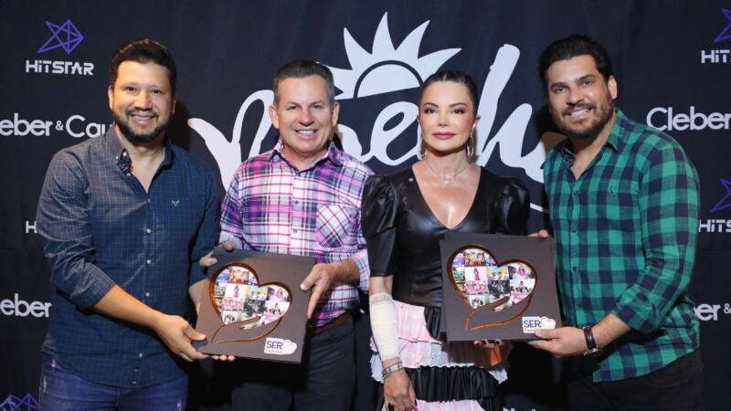 Dupla sertaneja Cleber & Cauan elogia atuação social da primeira-dama Virginia Mendes em Mato Grosso