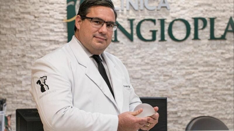 Reduzir flacidez das mamas e troca de próteses de silicone pode ser feita após os 40