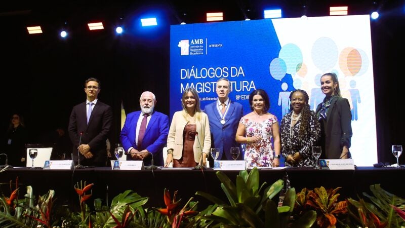 Em encontro na AMAM, Ministro Barroso aponta avanços para magistratura e enaltece modernização do Poder Judiciário