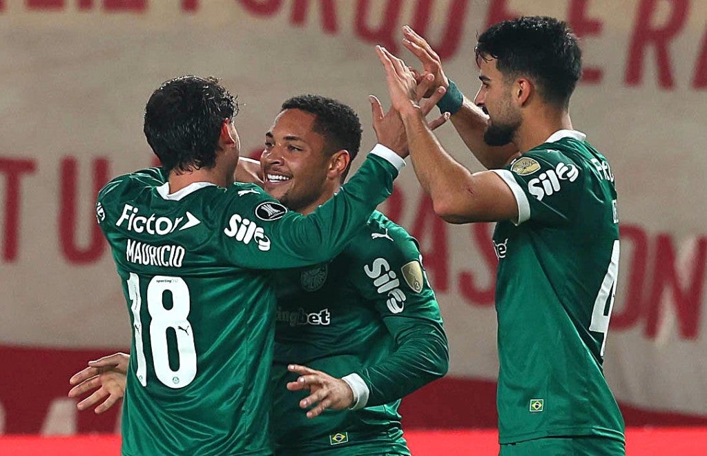 Palmeiras goleia Universitário fora de casa e encaminha vaga nas quartas da Libertadores
