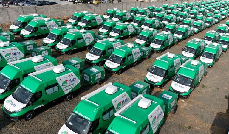 Mato Grosso recebe reforço na saúde bucal com oito novas Unidades Odontológicas Móveis