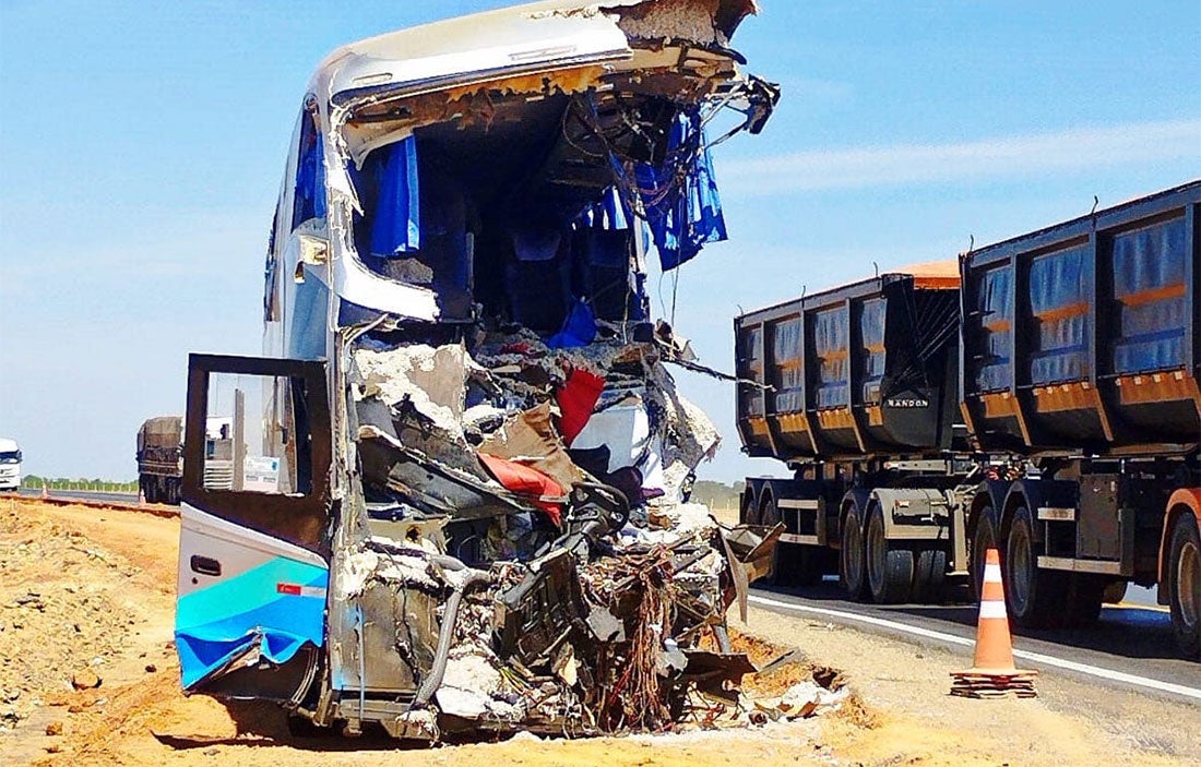 Identificadas 11 vítimas de acidente entre ônibus e carreta na BR-163 em Lucas