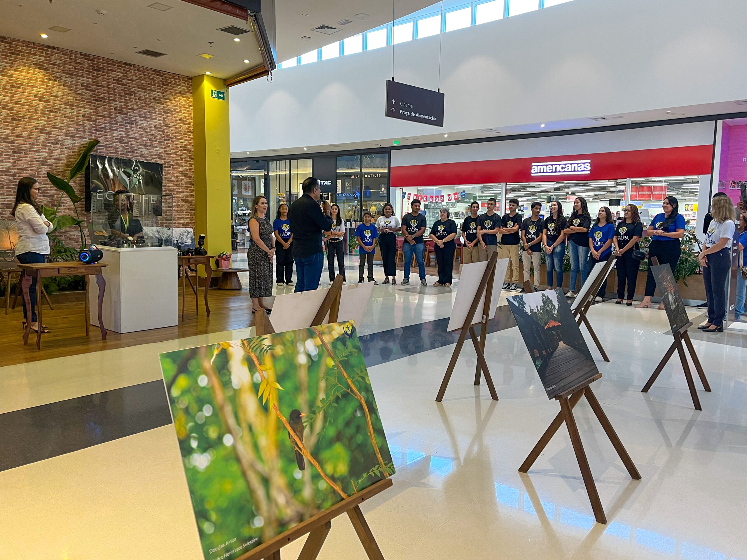 CAOPA promove exposição fotográfica no Shopping Sinop em comemoração ao Dia Mundial da Fotografia