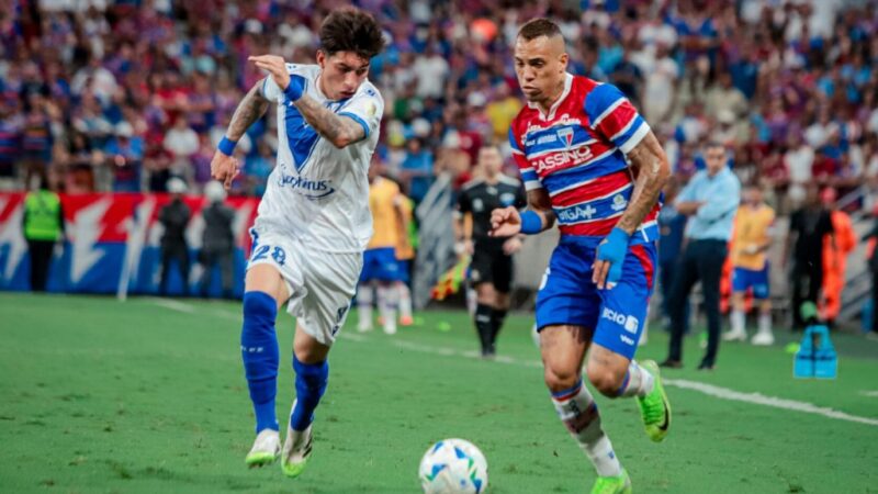 Fortaleza para no Vélez e leva decisão da vaga para Buenos Aires