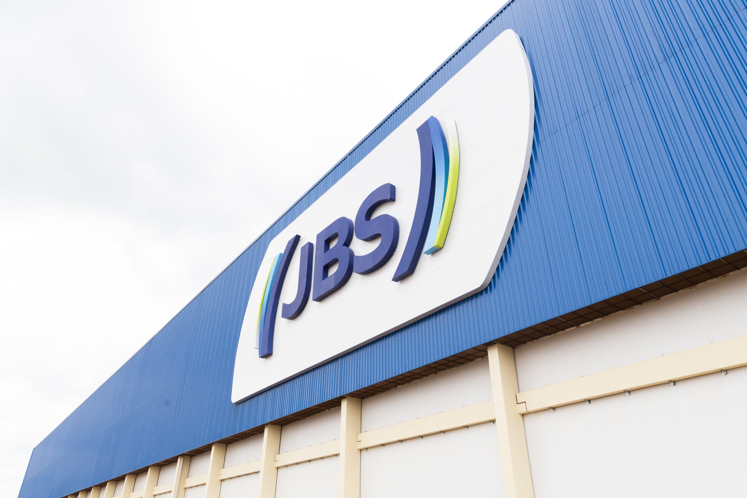 JBS tem mais de 190 vagas de emprego em Mato Grosso