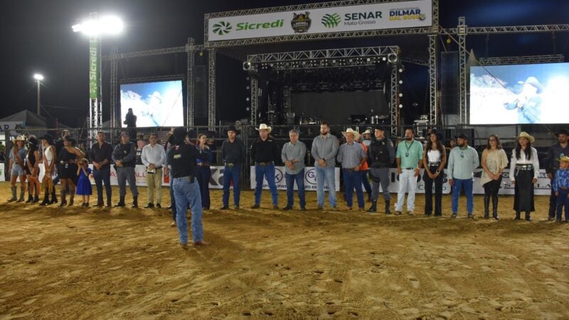 Arena cheia marca a abertura da 16ª Exponã e 32ª Festa do Peão de Aripuanã
