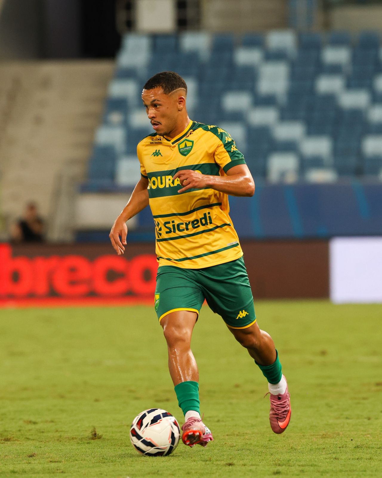 Cuiabá vence a Chapecoense em casa