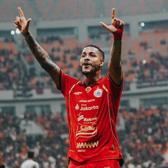 Na Indonésia, Maxwell celebra marca de um gol por jogo e liderança da competição: “Grande momento”