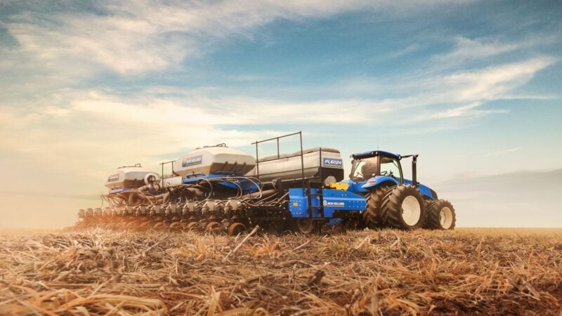 Azul Agro promove o “Dia D” em todas as lojas com condições especiais em máquinas, peças e serviços New Holland