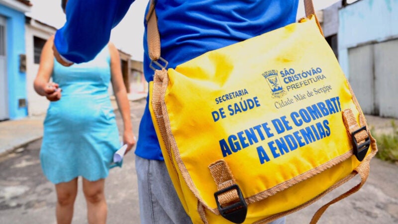 Sancionada lei 13.067/2025, proposta por Chico Guarnieri, em prol dos agentes Comunitários de Saúde e de Combate às Endemias