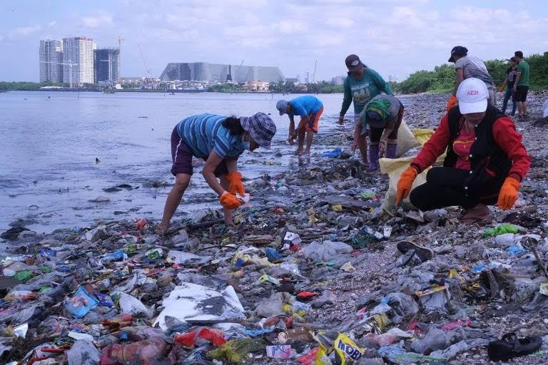 Poluição Plástica: Como Reduzir o Impacto no Planeta