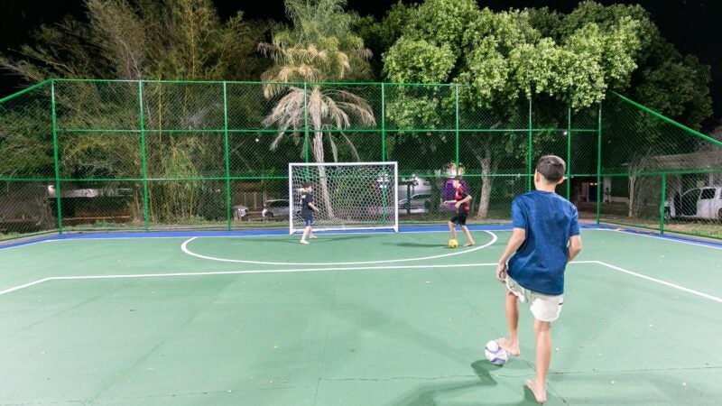 Comunidade celebra revitalização da quadra do bairro Coophema