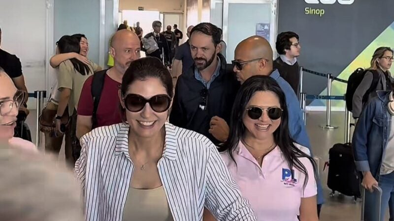 MICHELLE BOLSONARO CHEGA A SORRISO PARA ENCONTRO COM MULHERES DO PL EM MATO GROSSO