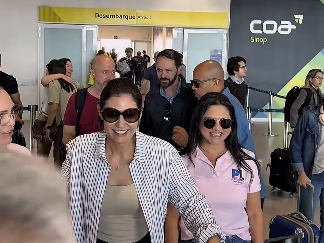 MICHELLE BOLSONARO CHEGA A SORRISO PARA ENCONTRO COM MULHERES DO PL EM MATO GROSSO