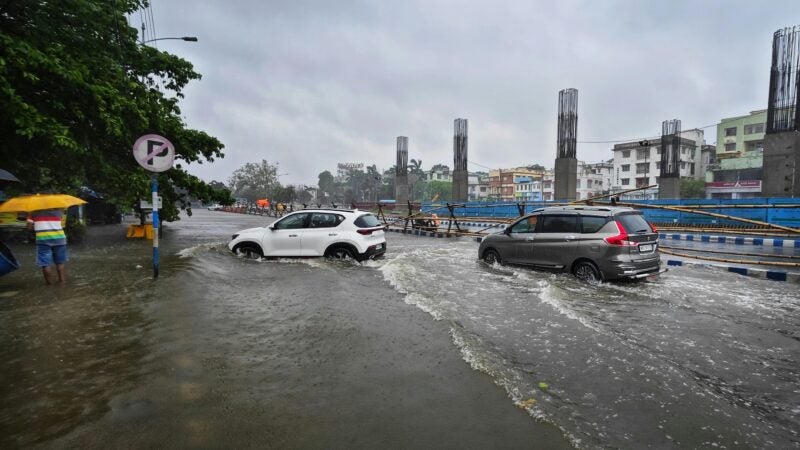 Fortes chuvas provocam 30 ocorrências e interdições de casas em Petrópolis