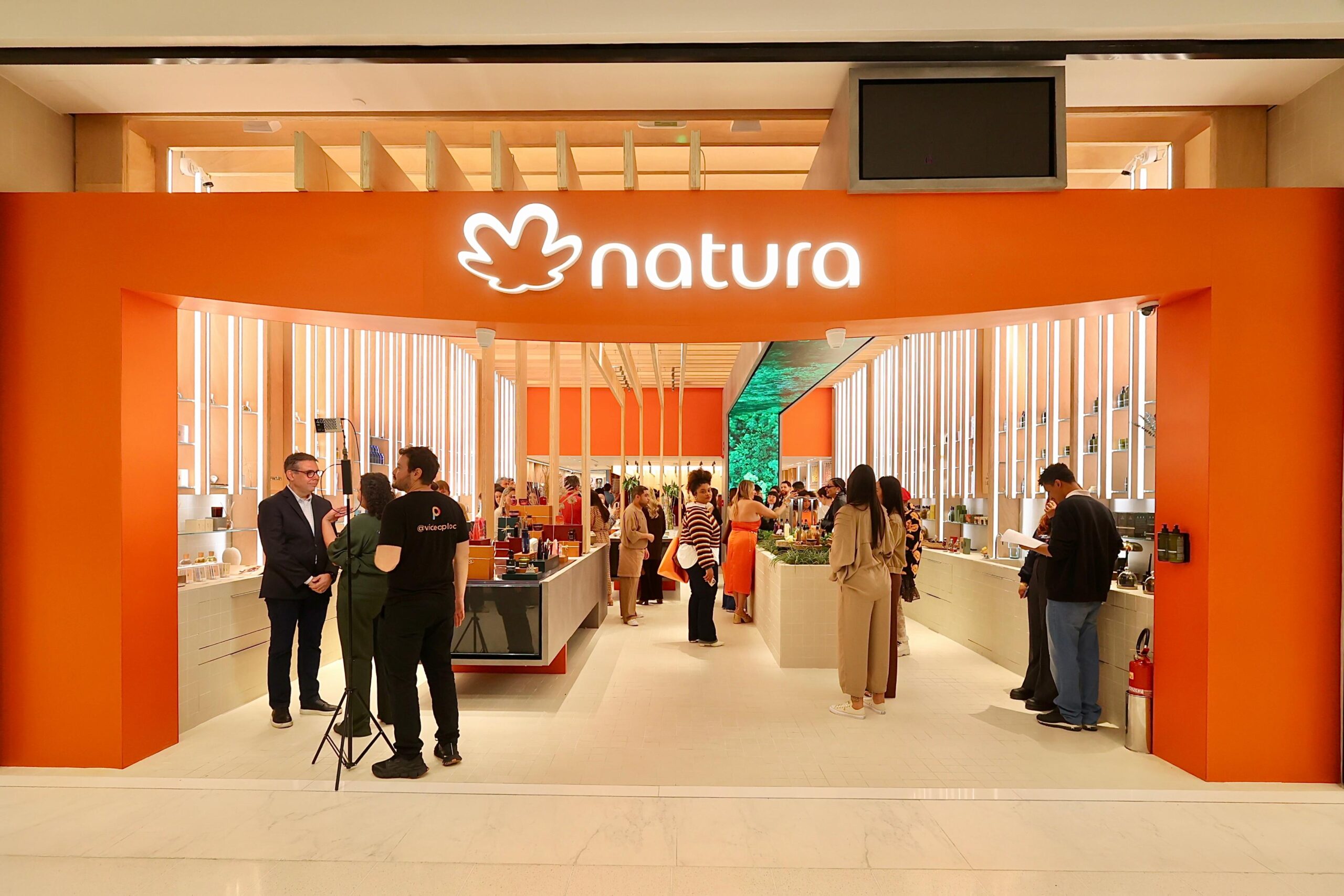 Natura inaugura novo conceito de loja com experiência sensorial