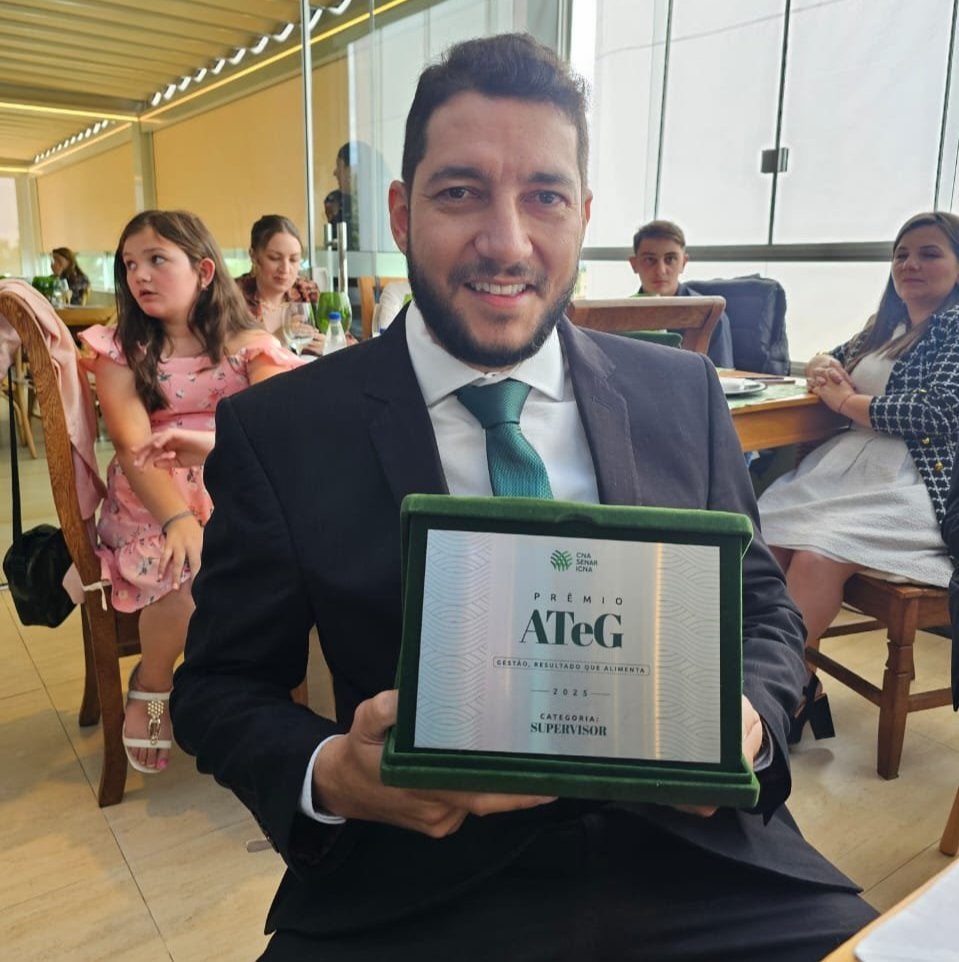 Supervisor do Senar MT é eleito destaque nacional no Prêmio ATeG 2025 por gestão inovadora no campo