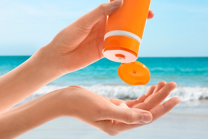 Protetor solar é a forma mais eficaz de cuidado com a pele durante o verão