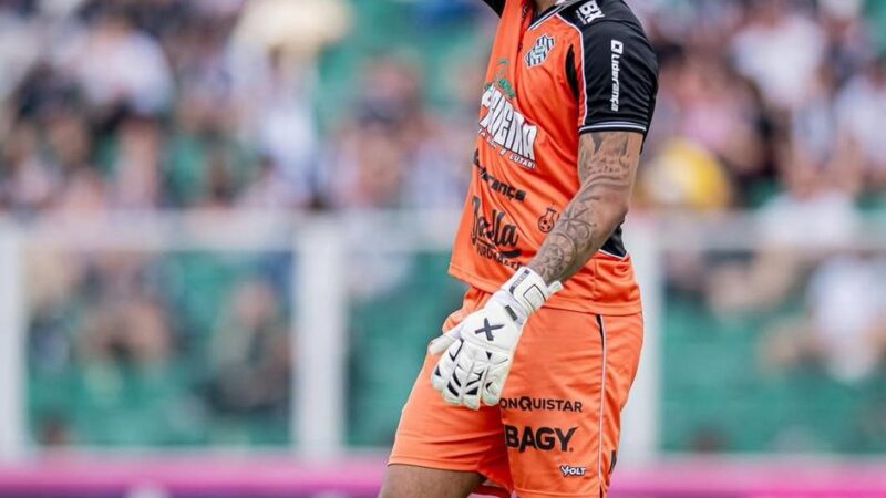 Contratado em definitivo, goleiro Igo Gabriel pretende fazer história no Figueirense: “Muito feliz”