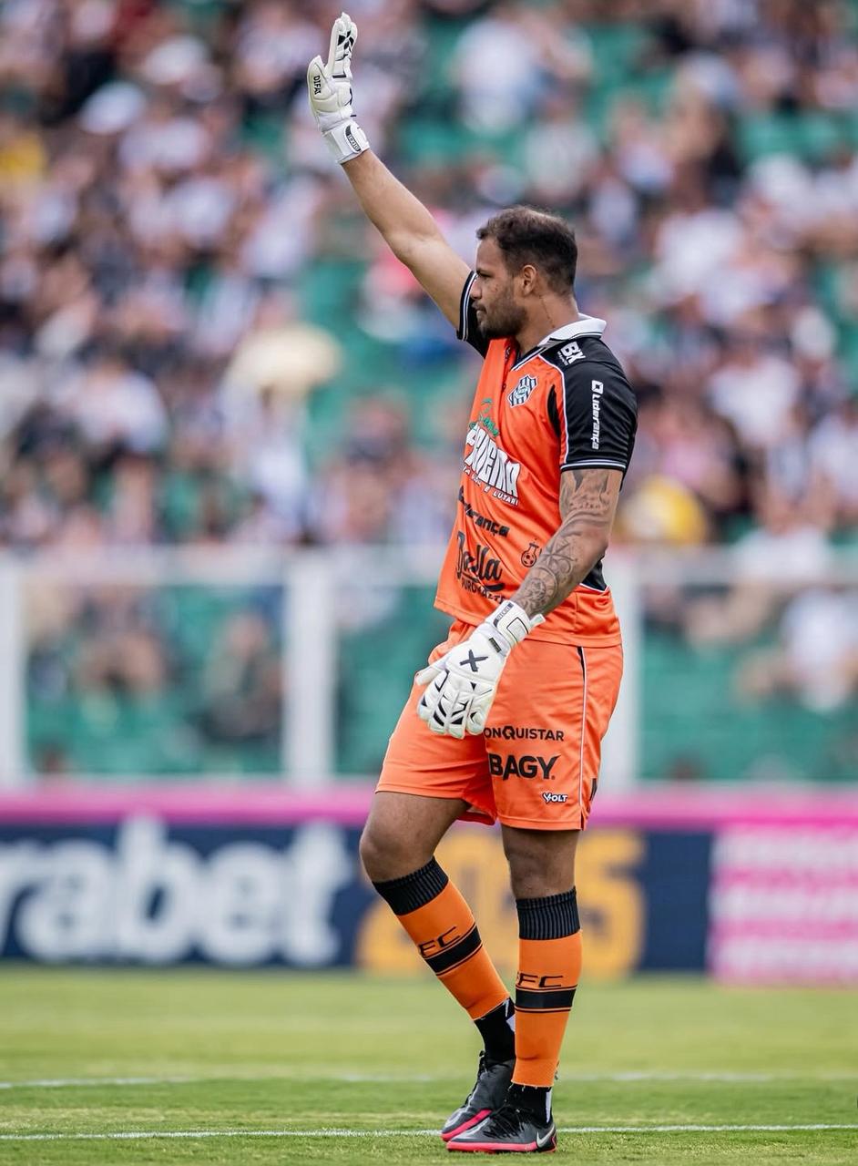 Contratado em definitivo, goleiro Igo Gabriel pretende fazer história no Figueirense: “Muito feliz”