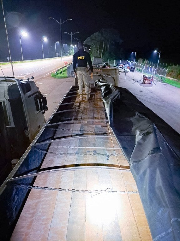 Duas cargas de madeira ilegal são apreendidas na BR-163 em Guarantã do Norte