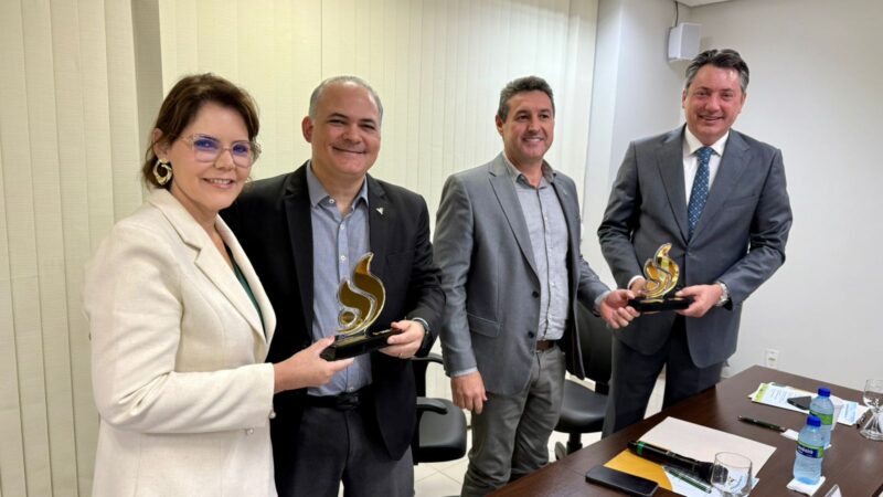 Deputada Coronel Fernanda é homenageada pela Aprosoja Brasil durante reunião em Brasília