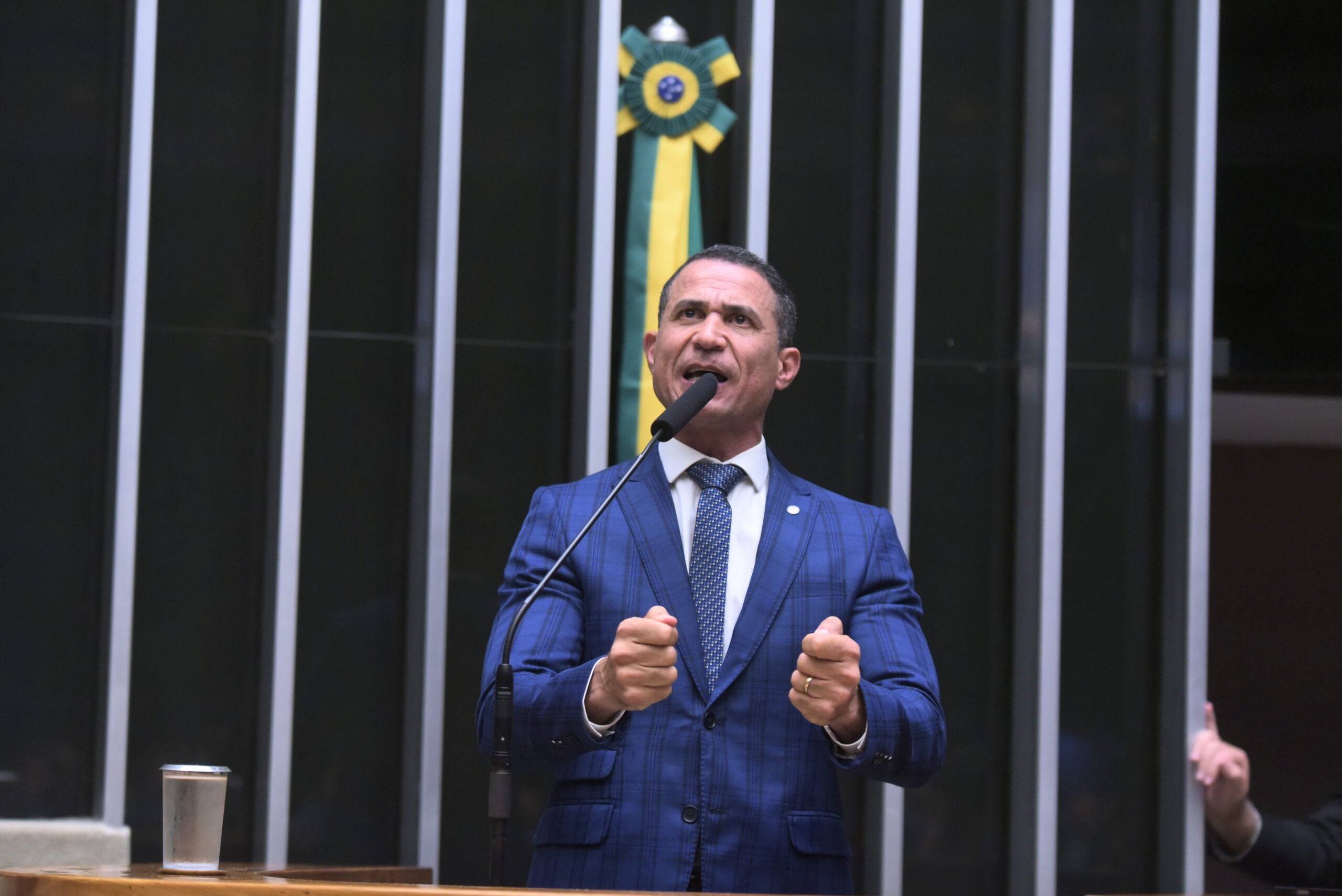 Deputado federal Coronel Assis apresentou 19 projetos em 2025, com forte atuação contra facções e valorização das polícias