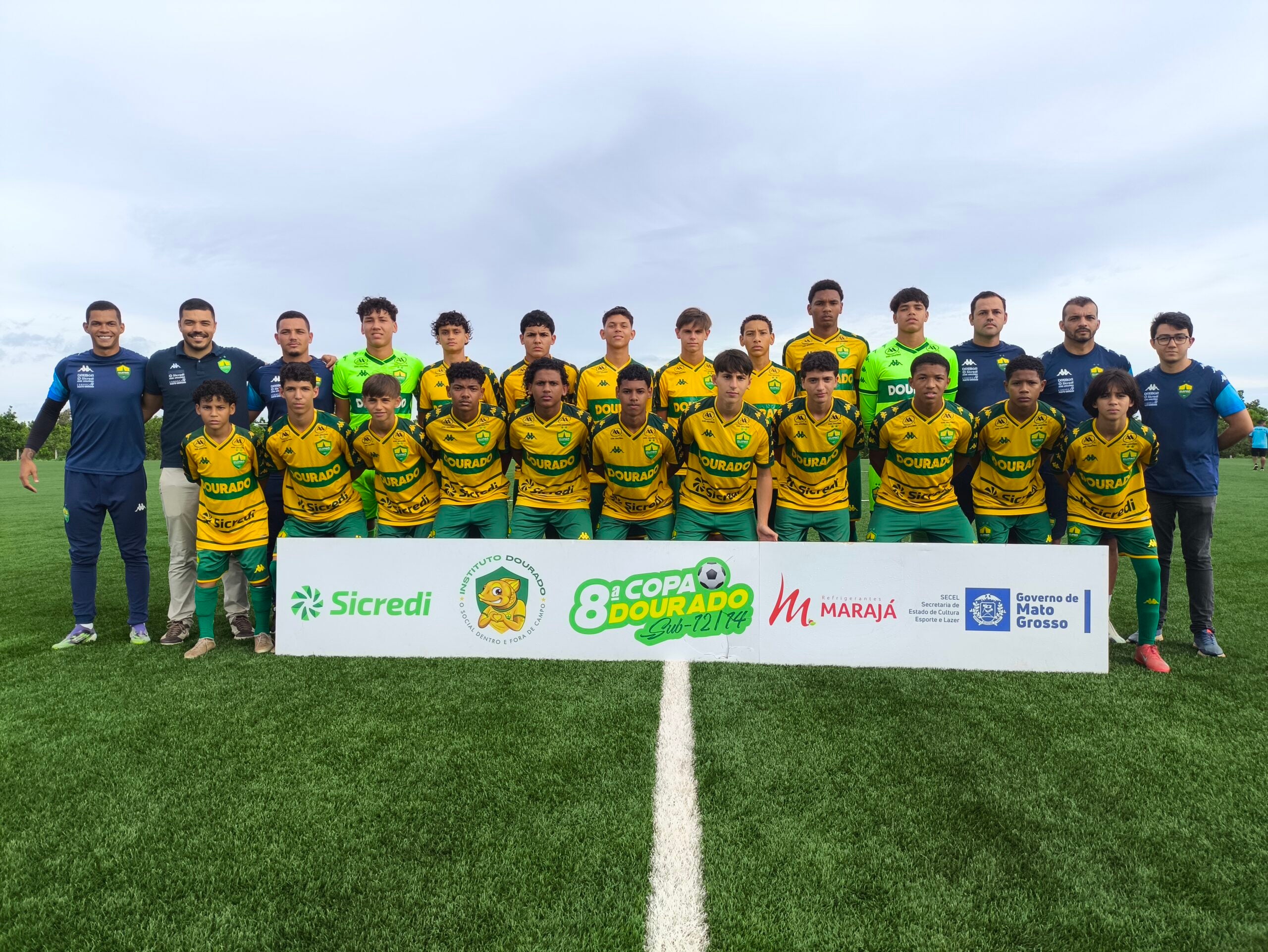 Copa Dourado reforça papel social no desenvolvimento a projetos de base no Mato Grosso e distribui 700 bolas