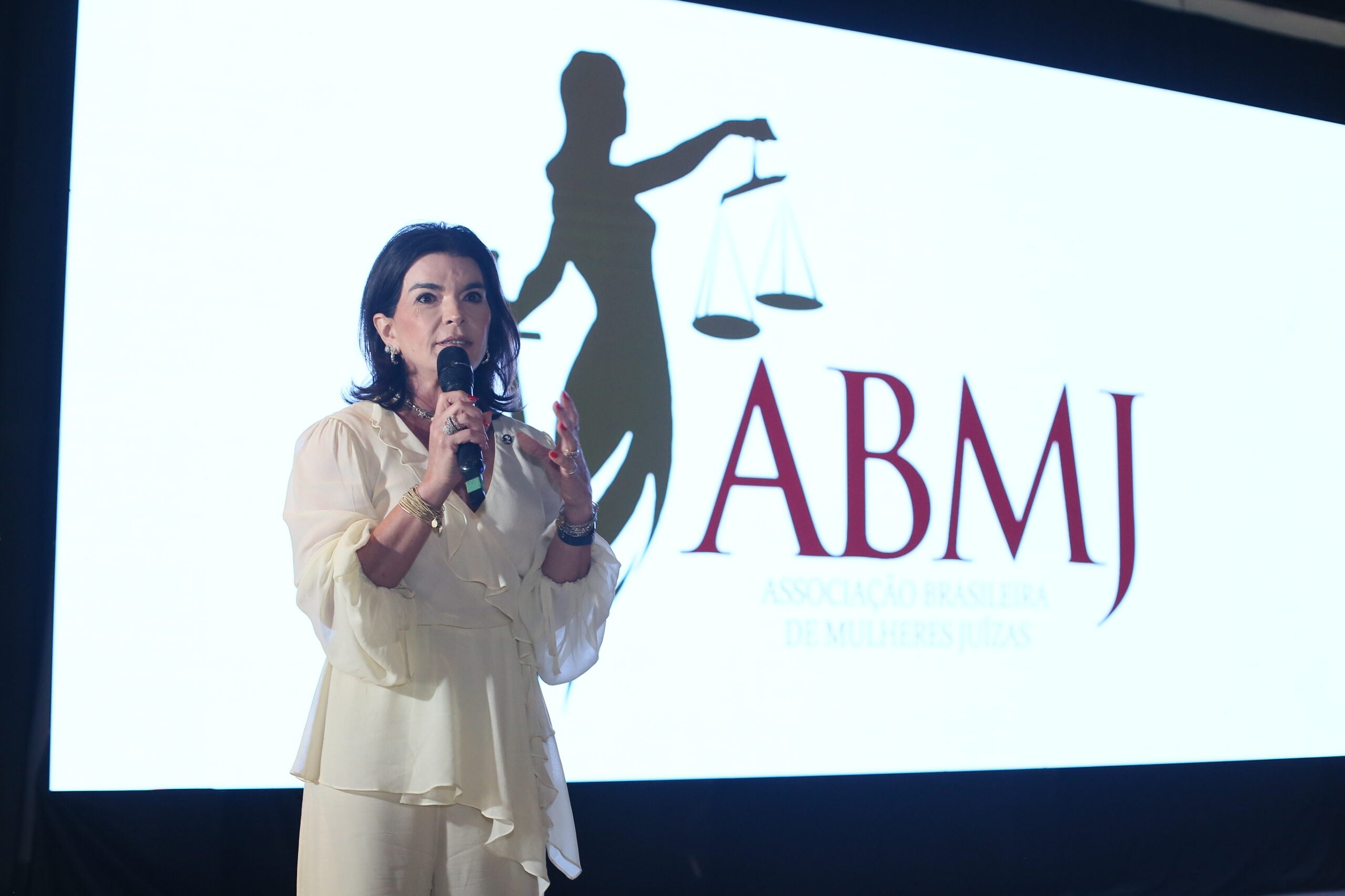 Lideranças de MT fundam coletivo feminino “Guardiãs da Vida” em evento da ABMJ