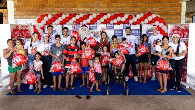 Natal de Amor do UNIVAG reúne 500 crianças em manhã de atividades e celebração