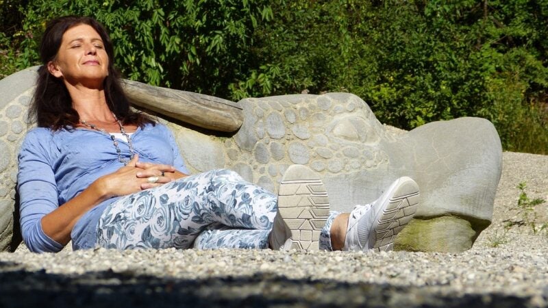 Menopausa transforma o desejo: 32% das mulheres dizem ter mais libido após essa fase