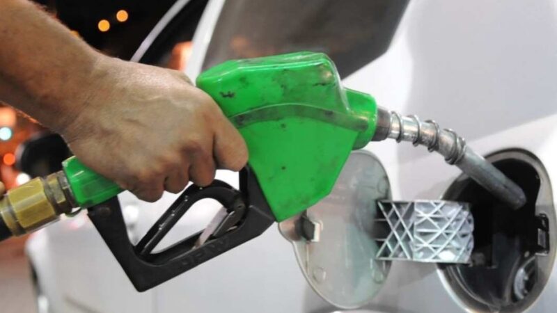 Combustíveis ficam mais caros em todo o país