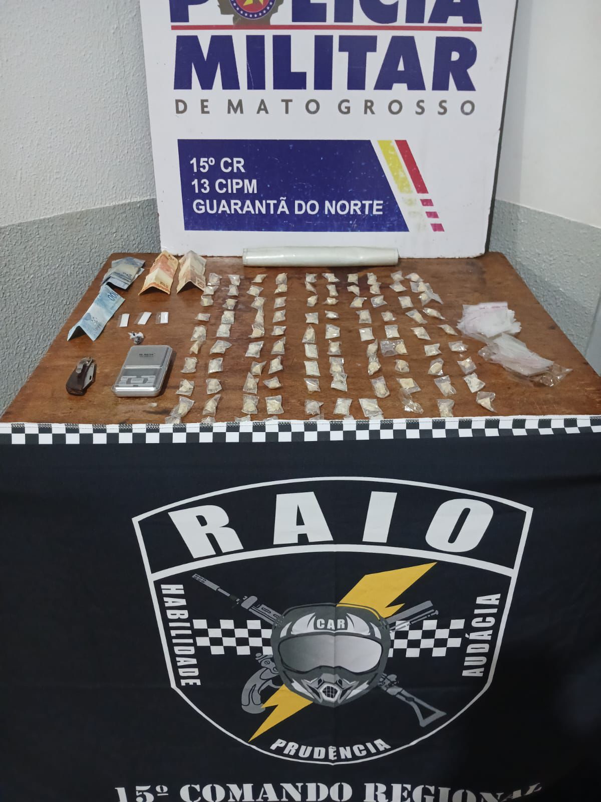 Policia Militar de Guarantã do Norte prendeu um elemento com várias porções de drogas