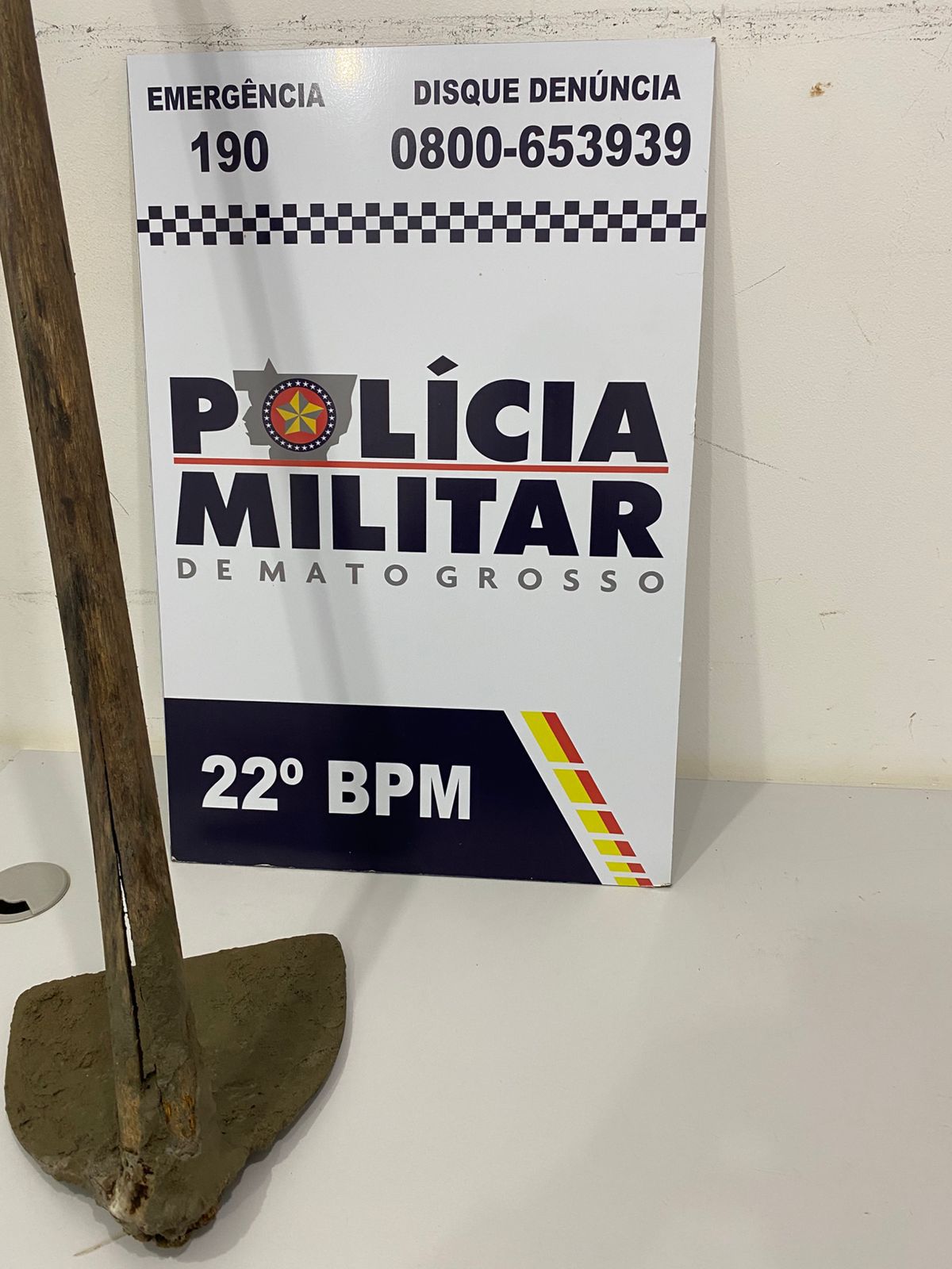 Em Peixoto de Azevedo homem tenta matar mulher com uma enxada