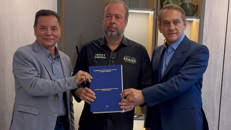 Deputados entregam relatório ao MME e recomendam nova licitação da energia em MT