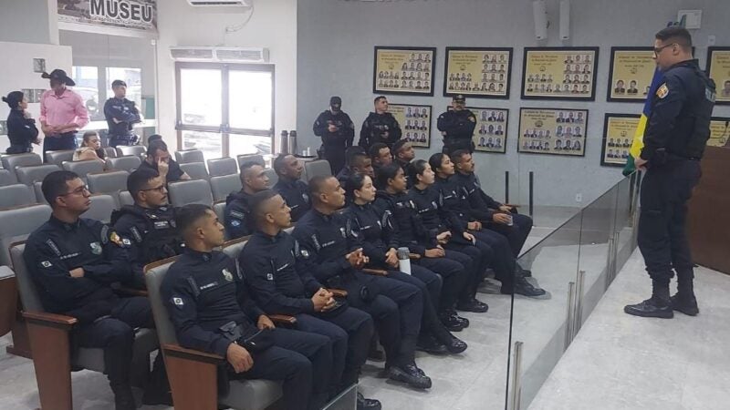 Cerimônia de posse de 17 novos policiais militares do 15º Comando Regional é realizada na Câmara Municipal