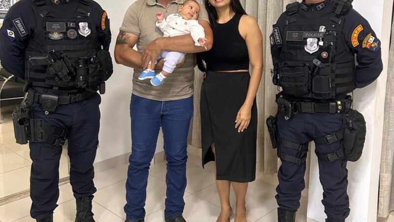 POLICIAIS MILITARES RECEBEM MOÇÃO DE APLAUSOS POR SALVAR VIDA DE BEBÊ EM MARCELANDIA