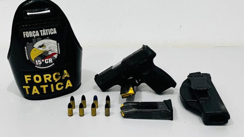 Força Tática prende homem com arma de fogo