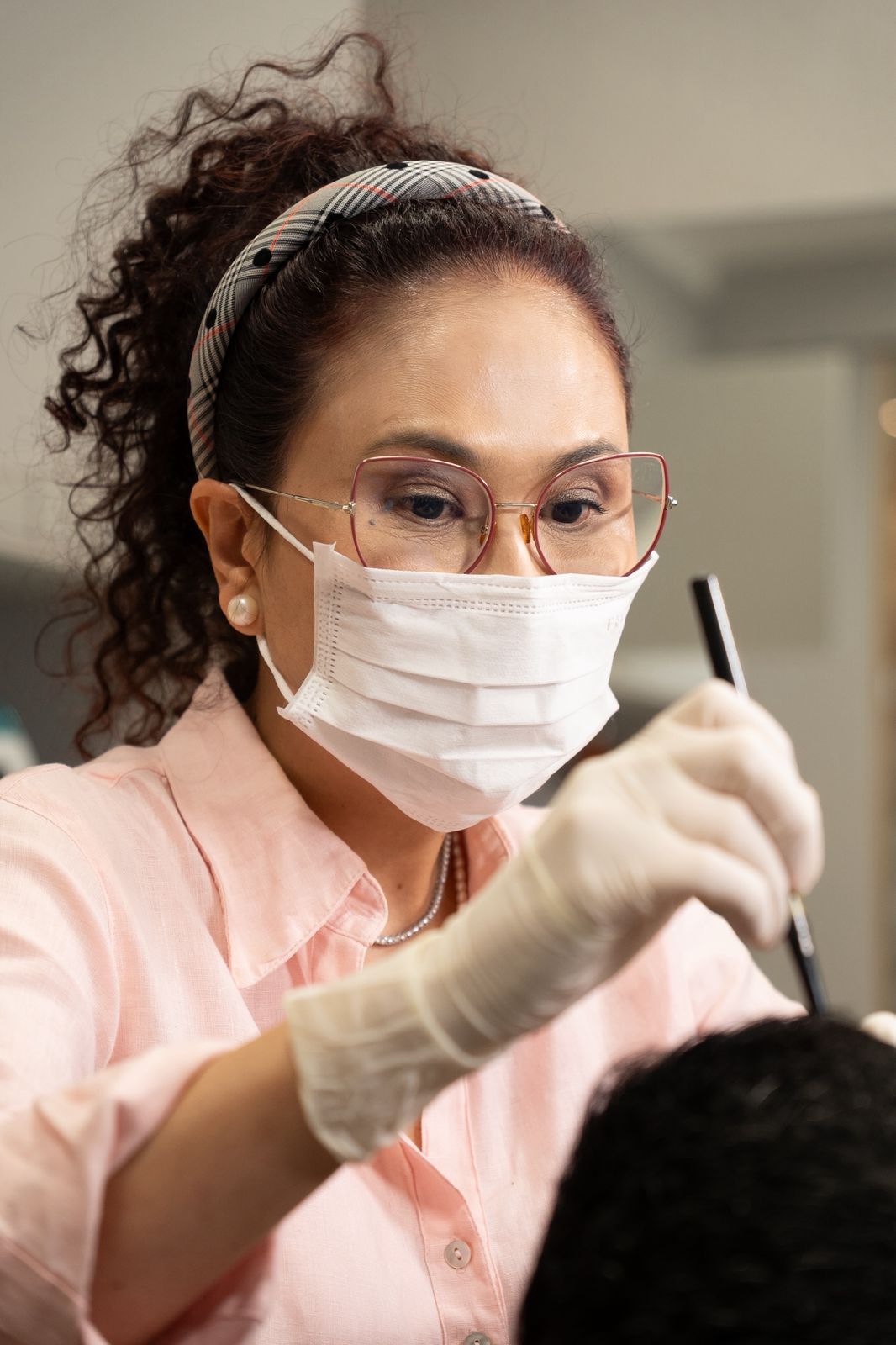 Não estou sozinha”: queda de cabelo feminina sai do silêncio após relatos de Maraisa, Gretchen e influenciadoras