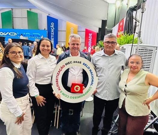 Novo Mundo foi agraciado com o Selo Nacional Compromisso com a Educação